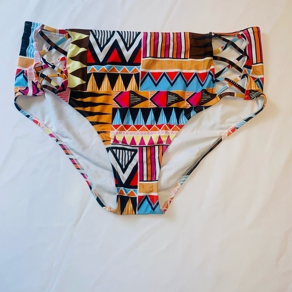 NWOT Aztec Geo Print High Waisted Bikini Bottom Size 5X - Picture 2 of 6